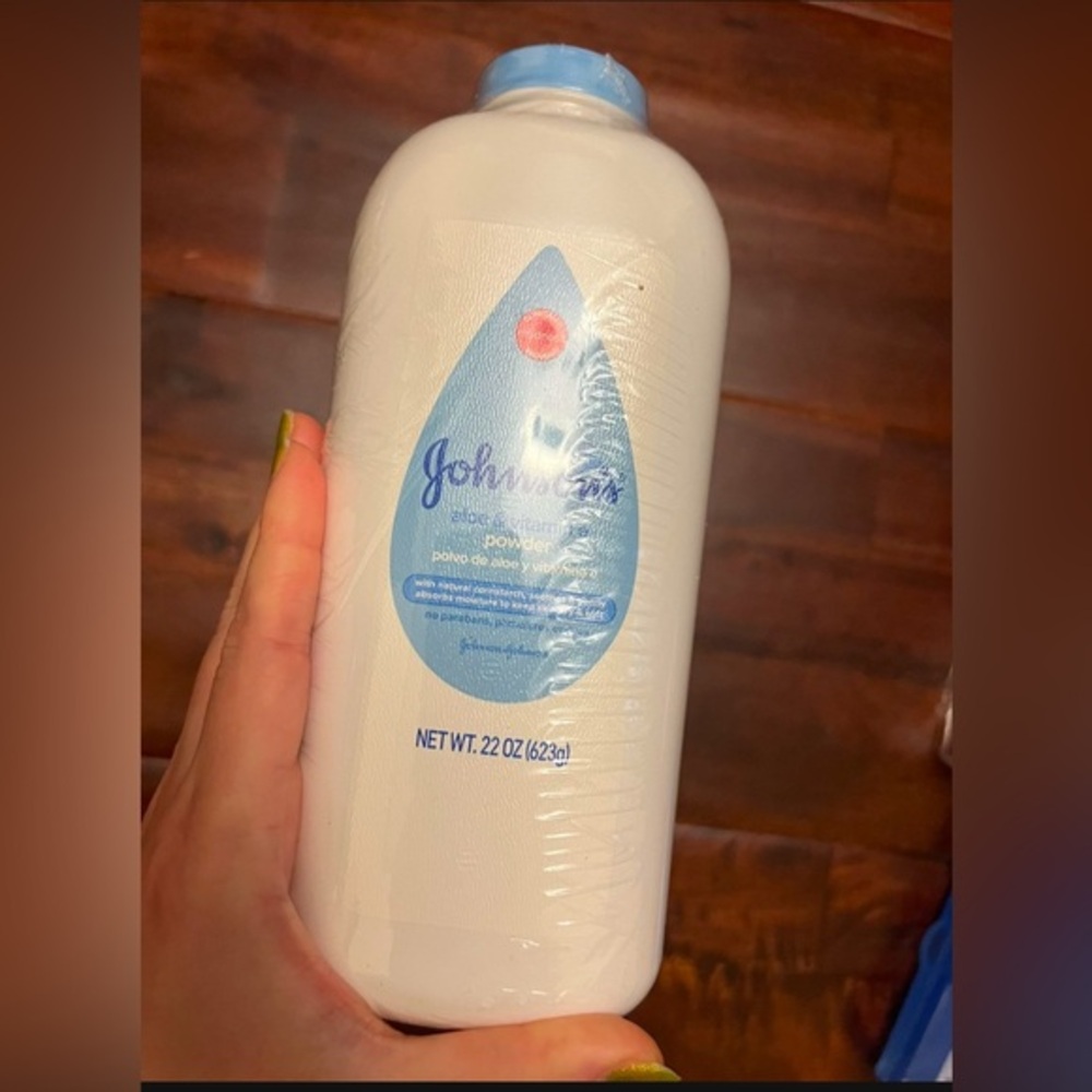 Johnson Baby powder 22oz new